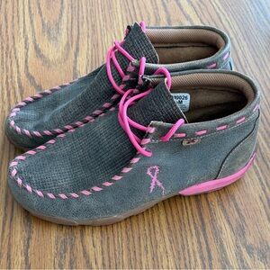 Twisted X Shoes in Brown and Pink
